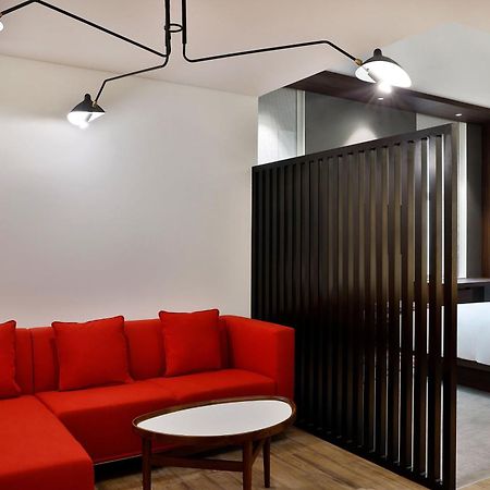 Aloft Dubai Airport Hotel Екстериор снимка