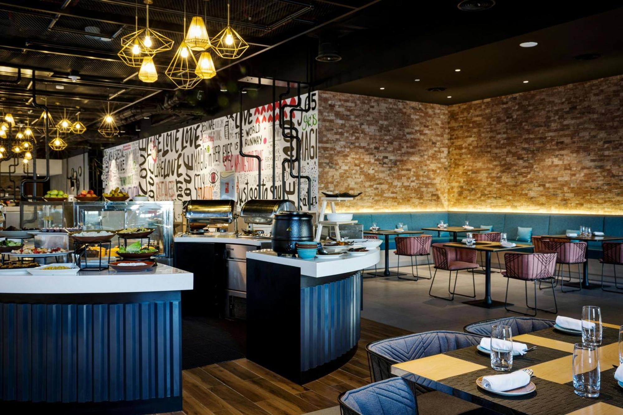Aloft Dubai Airport Hotel Екстериор снимка