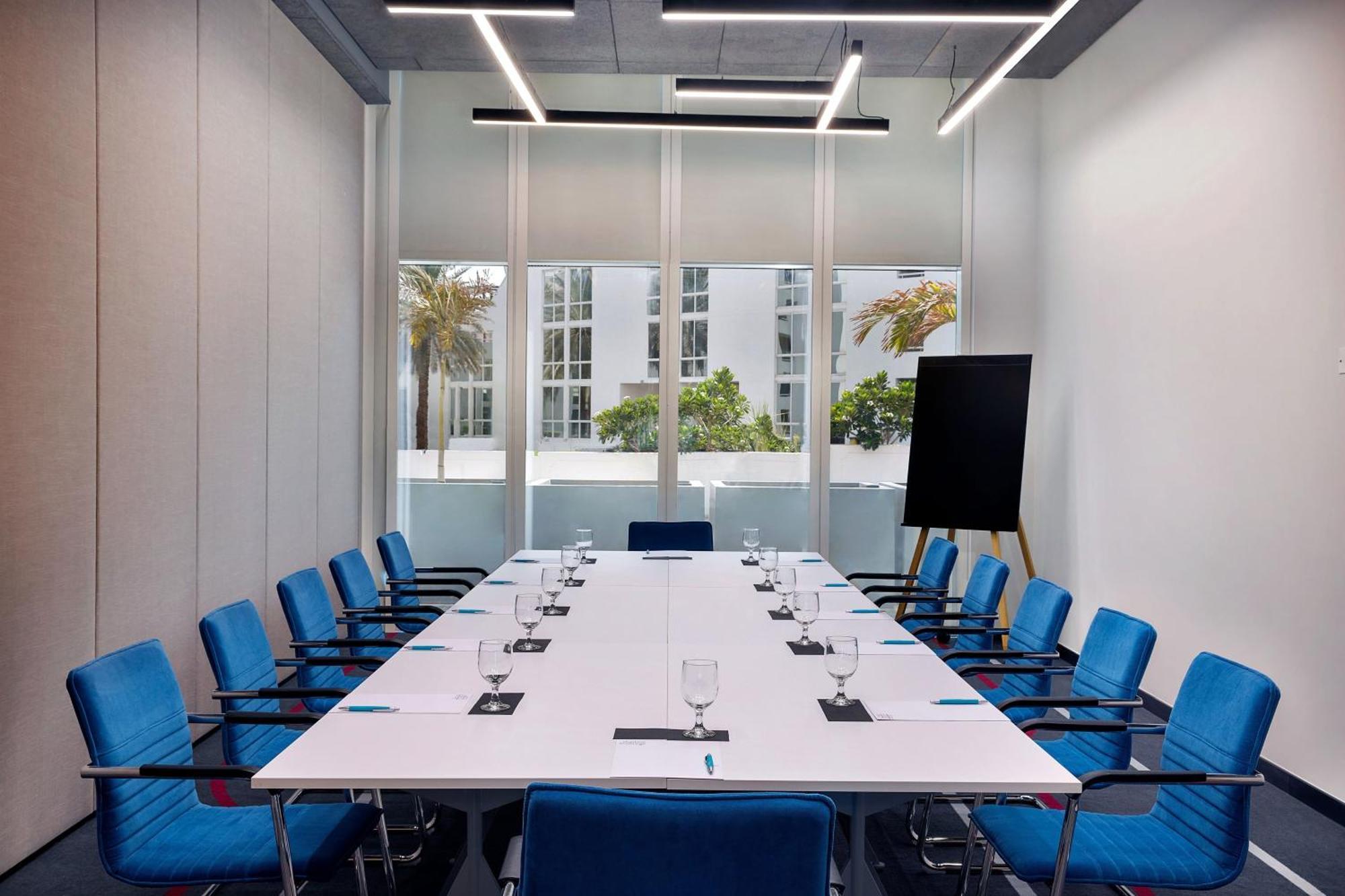 Aloft Dubai Airport Hotel Екстериор снимка