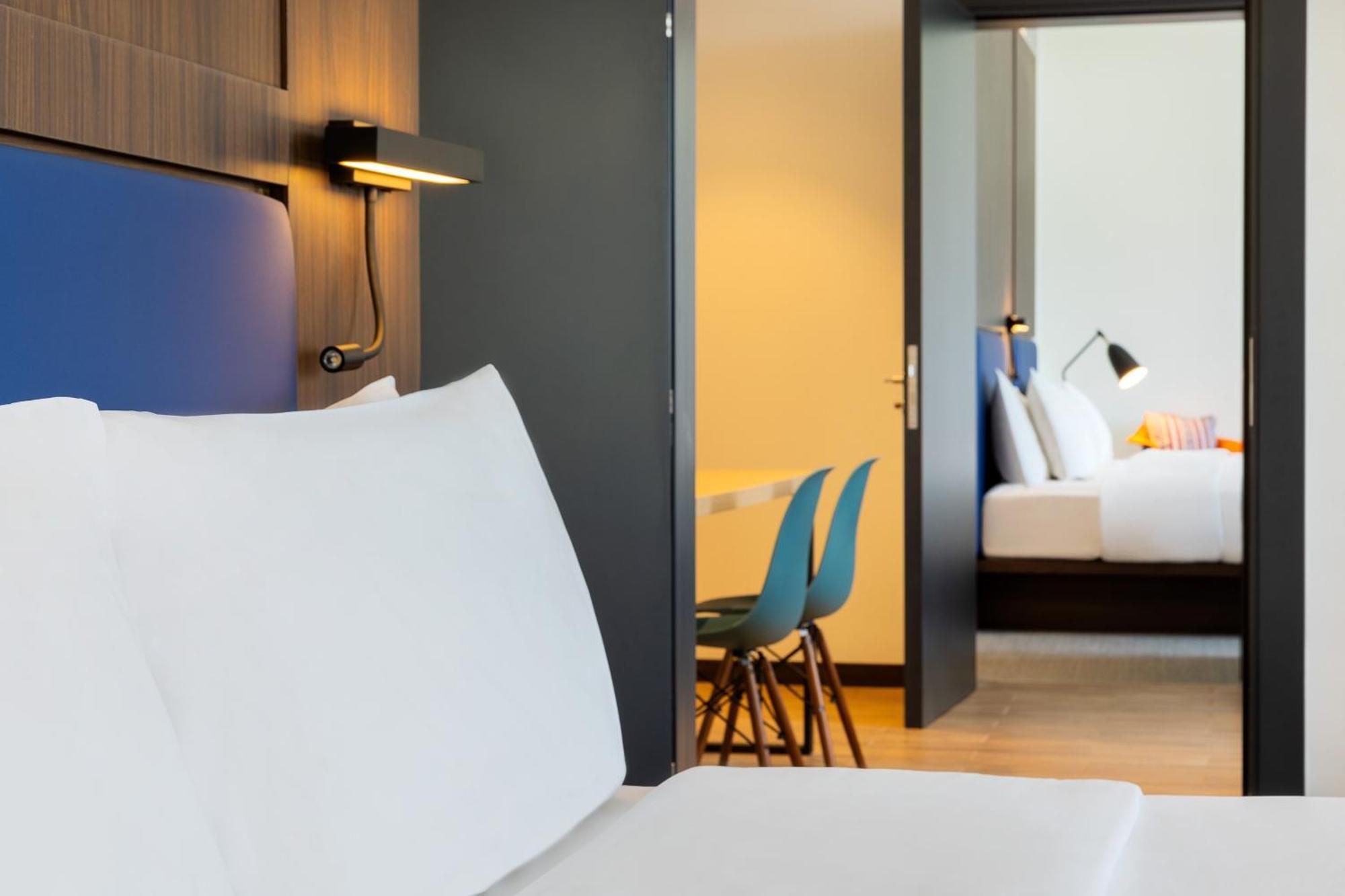 Aloft Dubai Airport Hotel Екстериор снимка