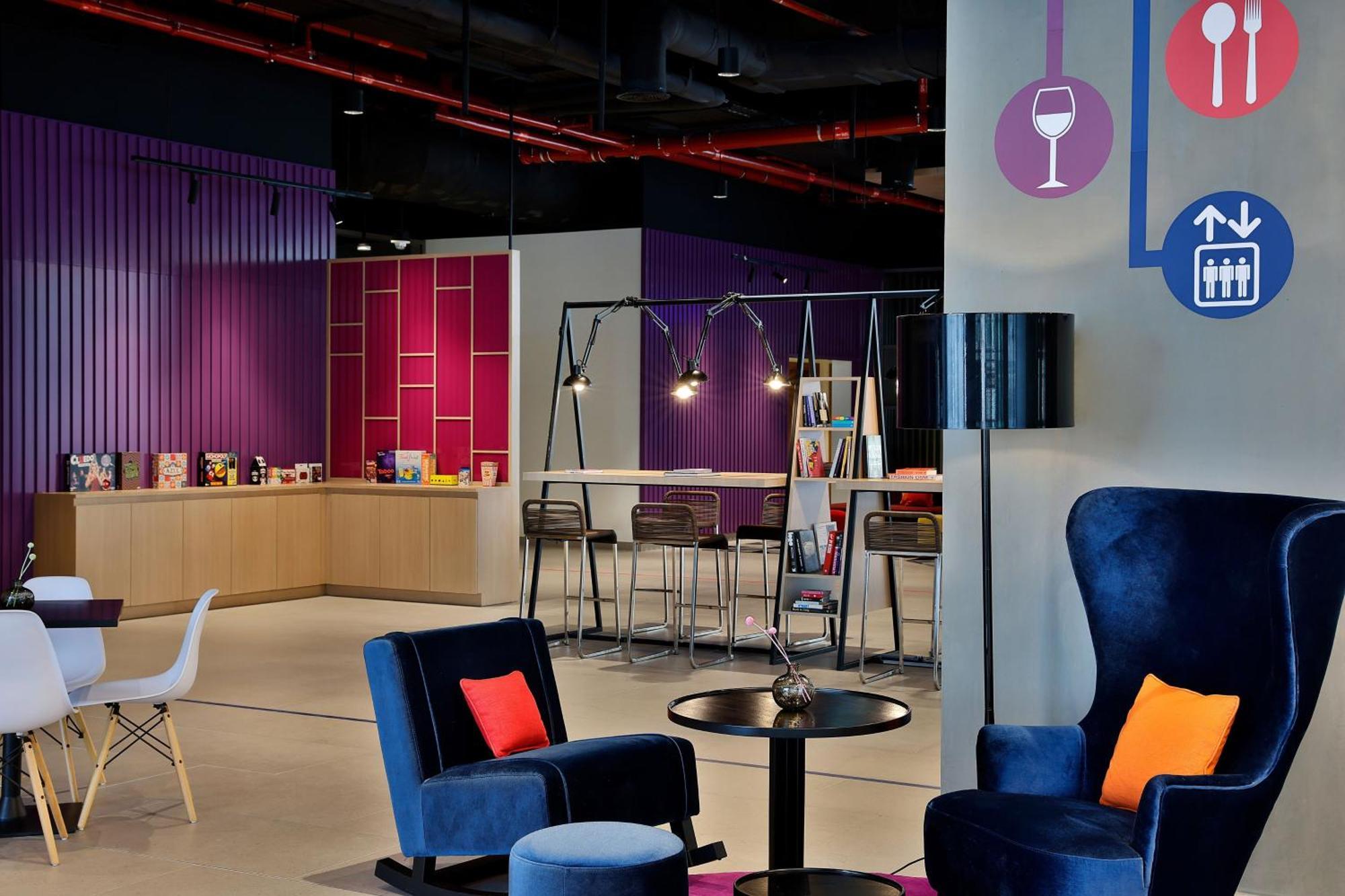 Aloft Dubai Airport Hotel Екстериор снимка
