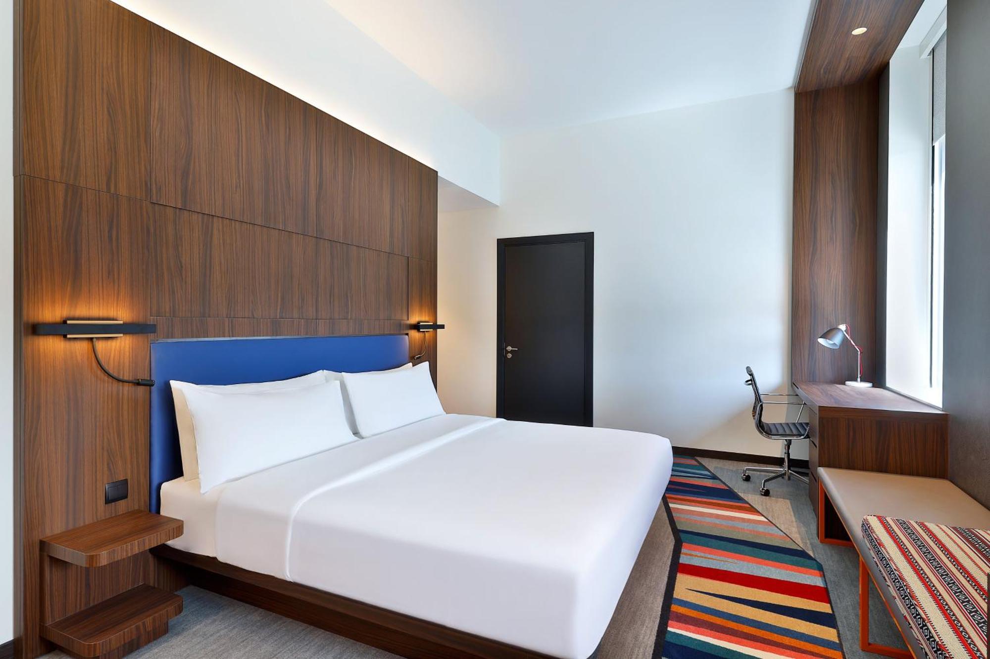 Aloft Dubai Airport Hotel Екстериор снимка