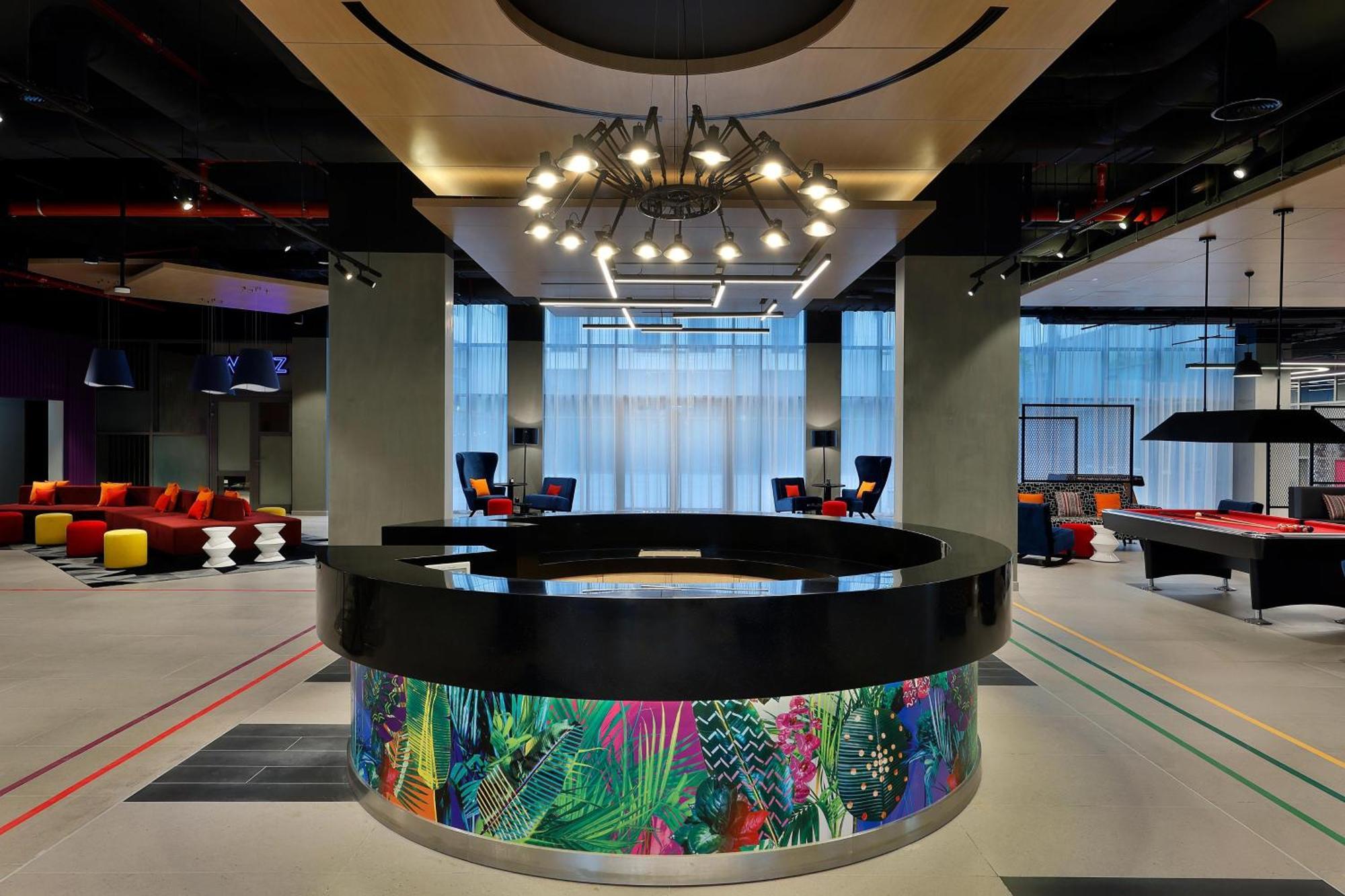 Aloft Dubai Airport Hotel Екстериор снимка