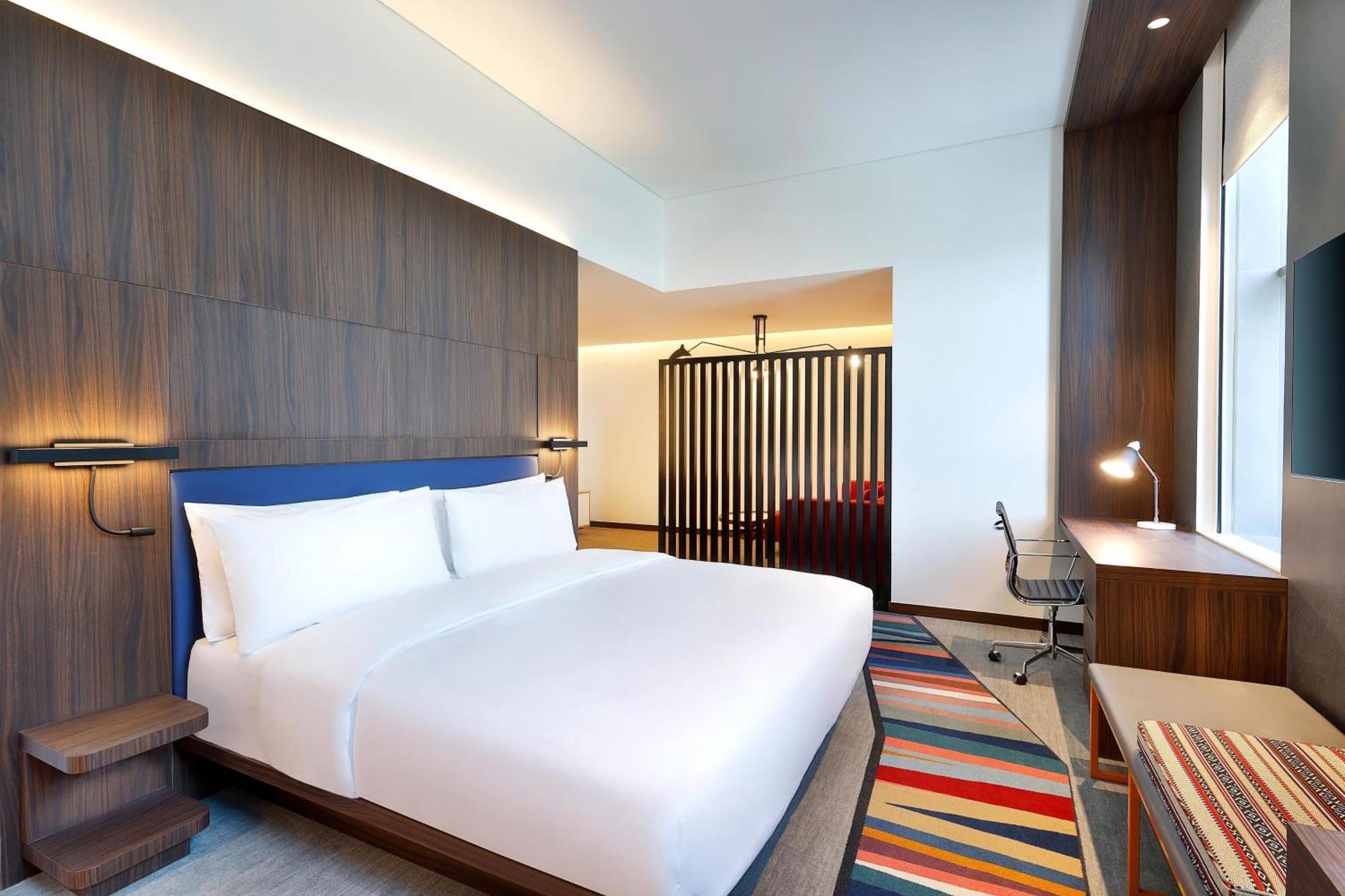 Aloft Dubai Airport Hotel Екстериор снимка